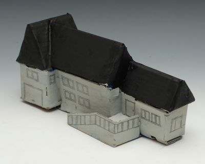 房子前右侧 house right front view
