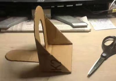 4. 粘好 glue together
